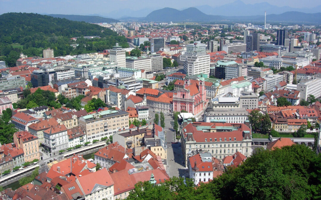 Trasy samochodowe na Bałkany: jak planować przejazd przez kilka krajów bez chaosu